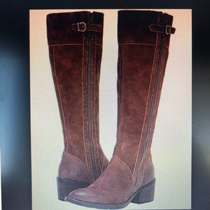 Born Tobacco Distressed Women’s Boots size 6.5w